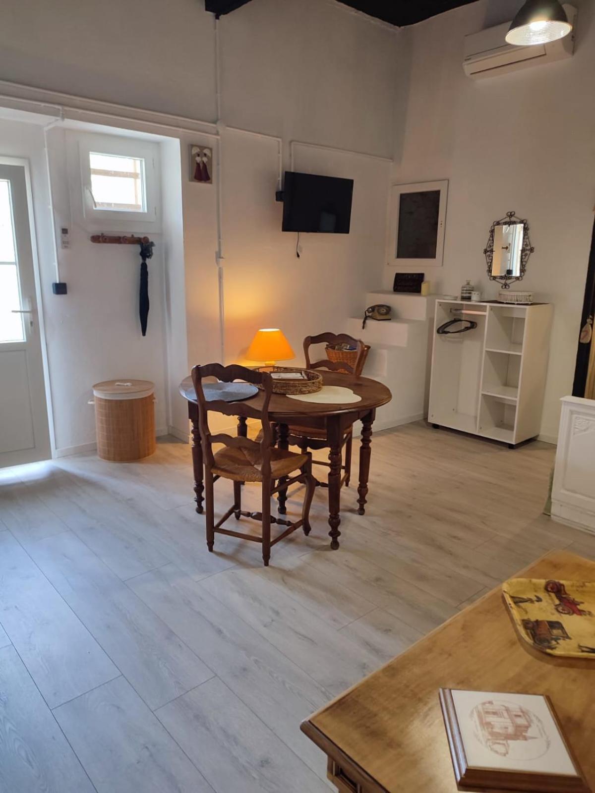 Les Oliviers Apartment Caumont-sur-Durance Ngoại thất bức ảnh